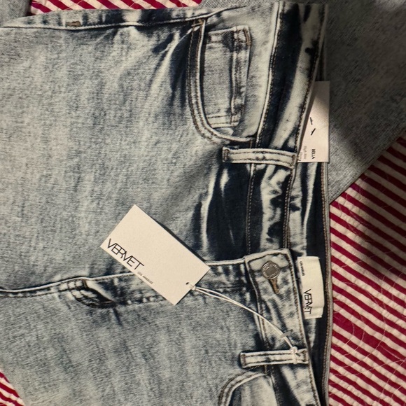 Vervet Bella High Rise Flare Cropped Jeans. Size 32 New! Absolutely stunning! - Picture 8 of 9